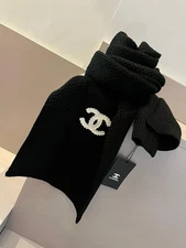 Chanel Classic CC Winter Warm Knit Black Scarf & Hat Set