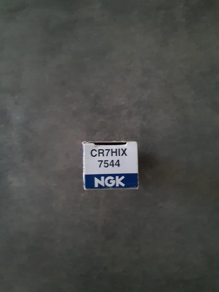 BOUGIE ALLUMAGE NGK IRIDIUM IX CR7HIX - Photo 2/3