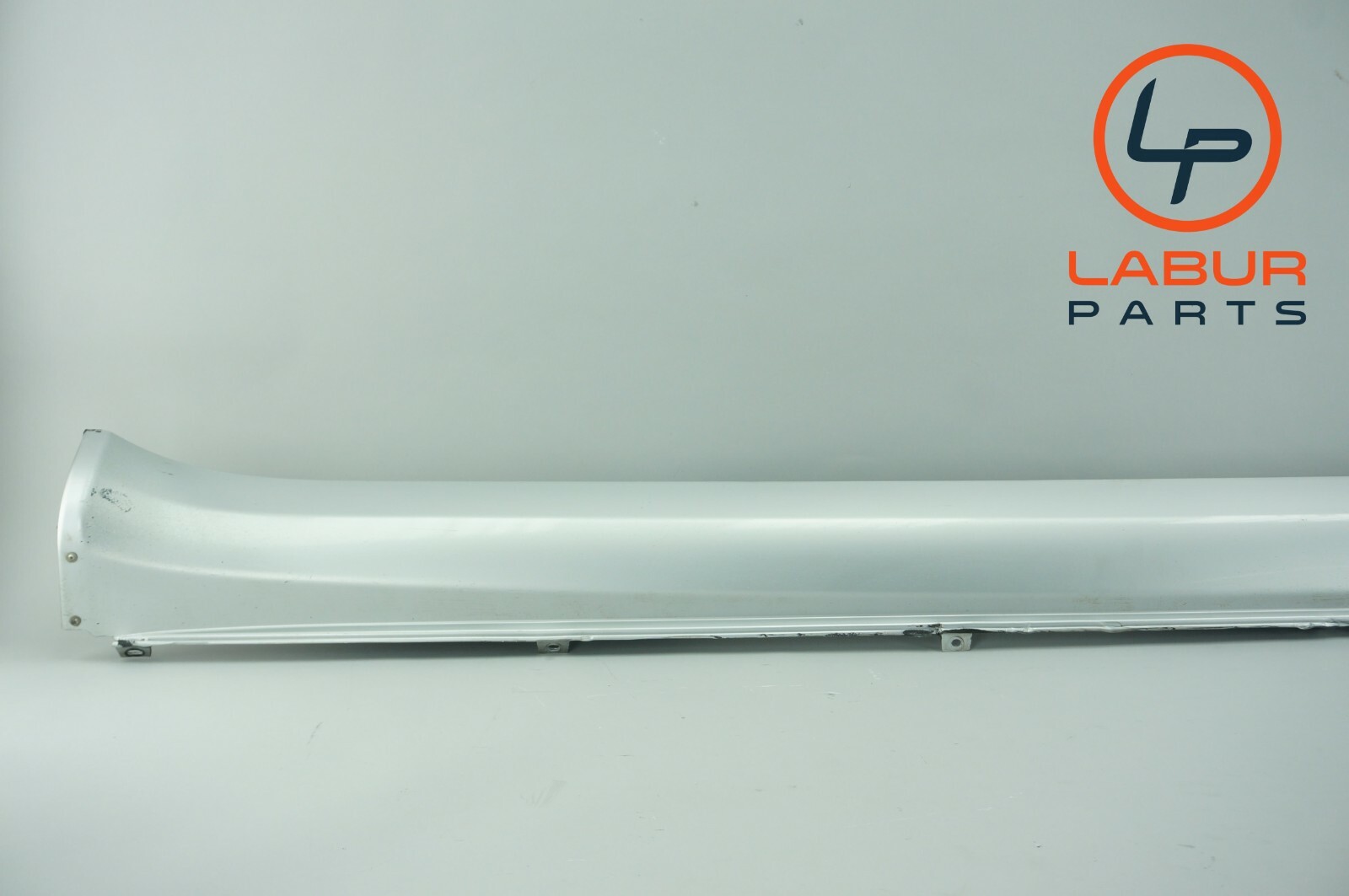 M139 03-08 Maserati Quattroporte Right Side Skirt Rocker Panel Moulding SS207