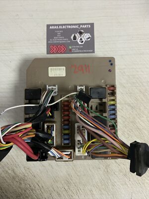 Renault Clio MK3 Modus ENGINE COMPARTMENT FUSE BOX  674661A