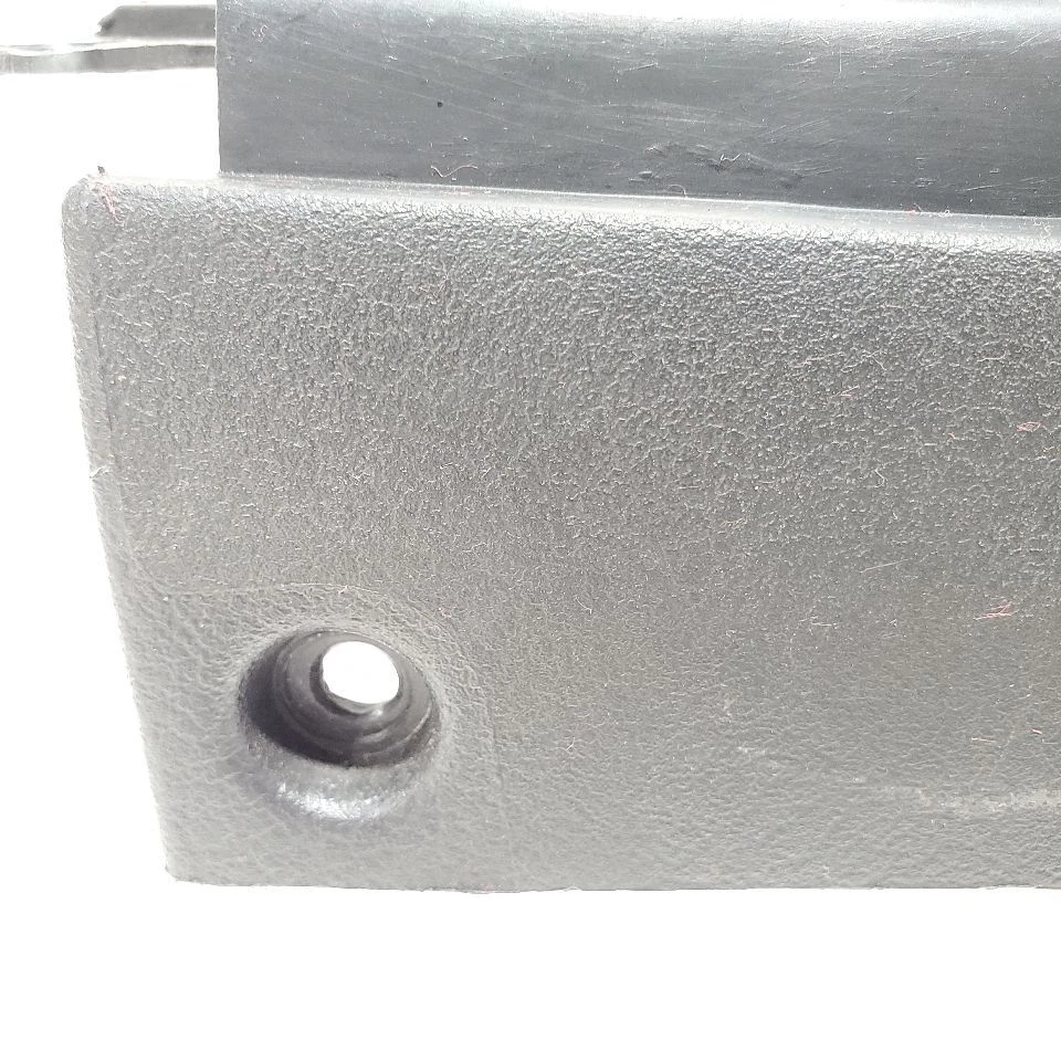 Nissan 240SX 1993 OEM consola central barra de montaje frontal pestaña rota 1 orificio Foto 4 de 4