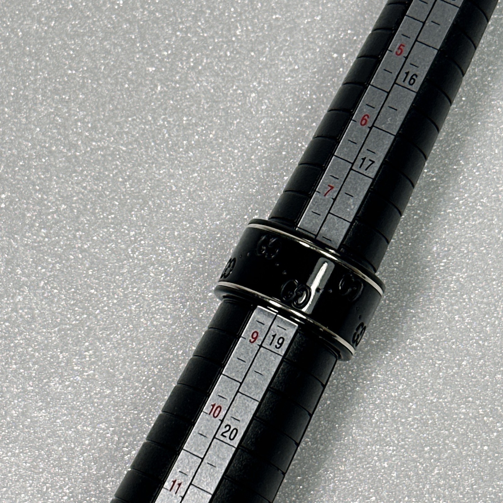 GUCCI Icon Ring, Embossed Interlocking G, Ceramic… - image 10