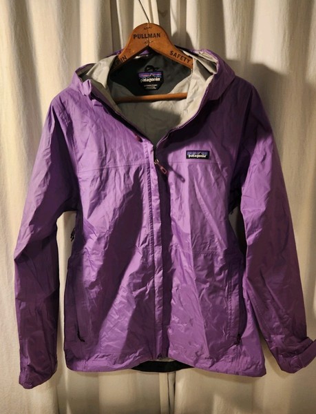 Patagonia Rain Jacket Womens Size M Purple Torrentshell Waterproof hood Ripstop