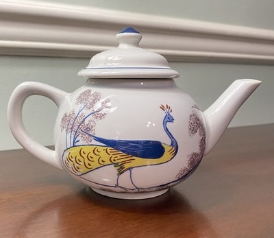 Colonial Williamsburg Chowning's Tavern Peacock Ceramic Teapot