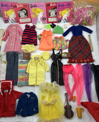 LOT OF VINTAGE 1960's MATTEL BARBIE FRANCIE SKIPPER CLOTHES ACCESSORIES BOOKLETS