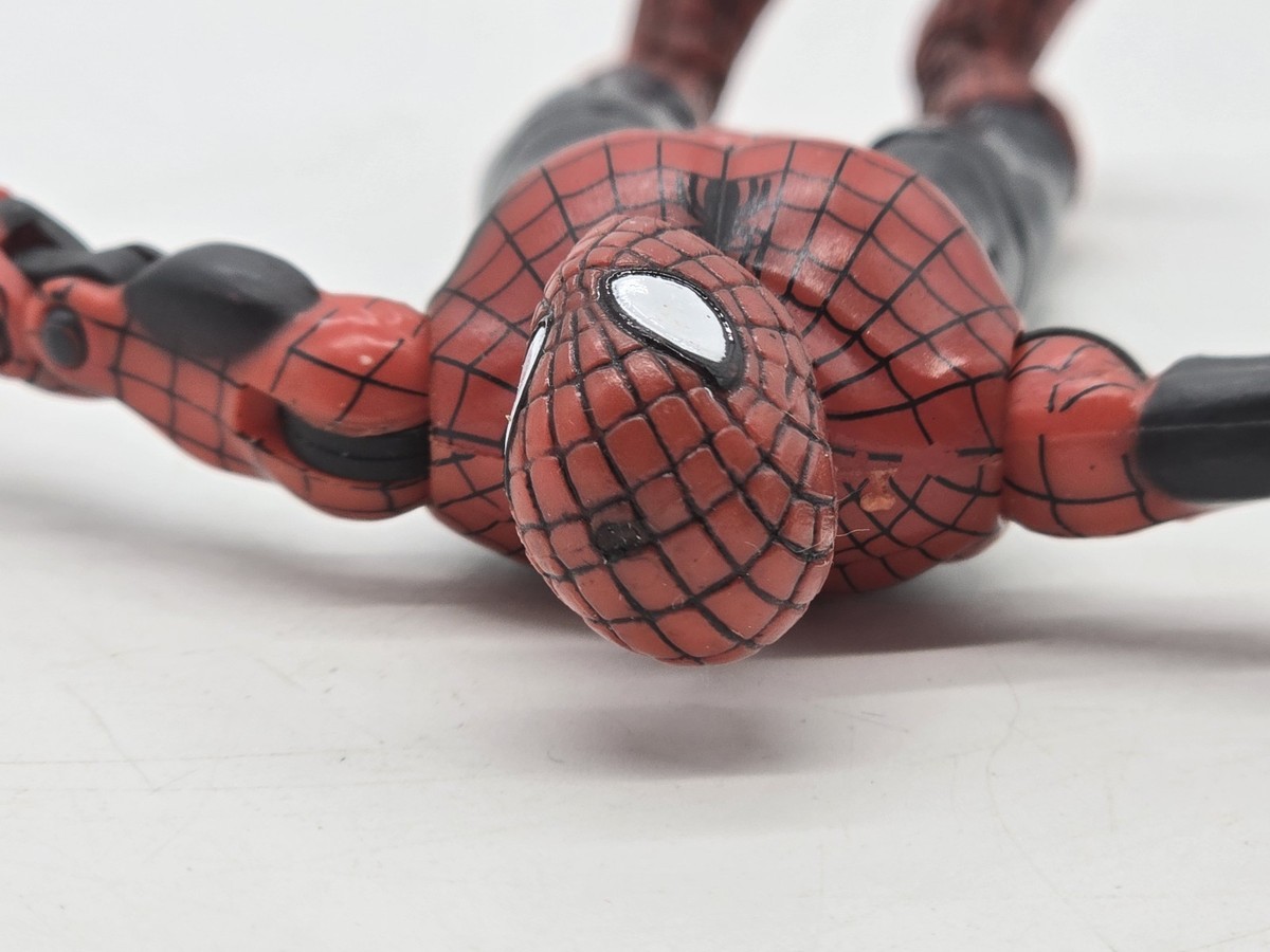 Vintage ToyBiz Marvel Legends Magnetic Hands Spider-Man 6 