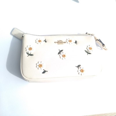 Wristlet Nolita 19 With Daisy Embroidery Coach Nolita 19 With