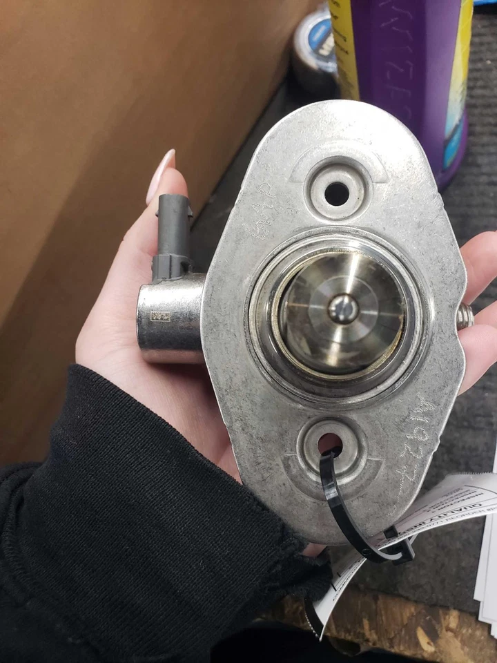 Bomba de inyección de combustible 16 BMW X5 izquierda OEM 4,4 L solo ID# 0261520294 Foto 2 de 4