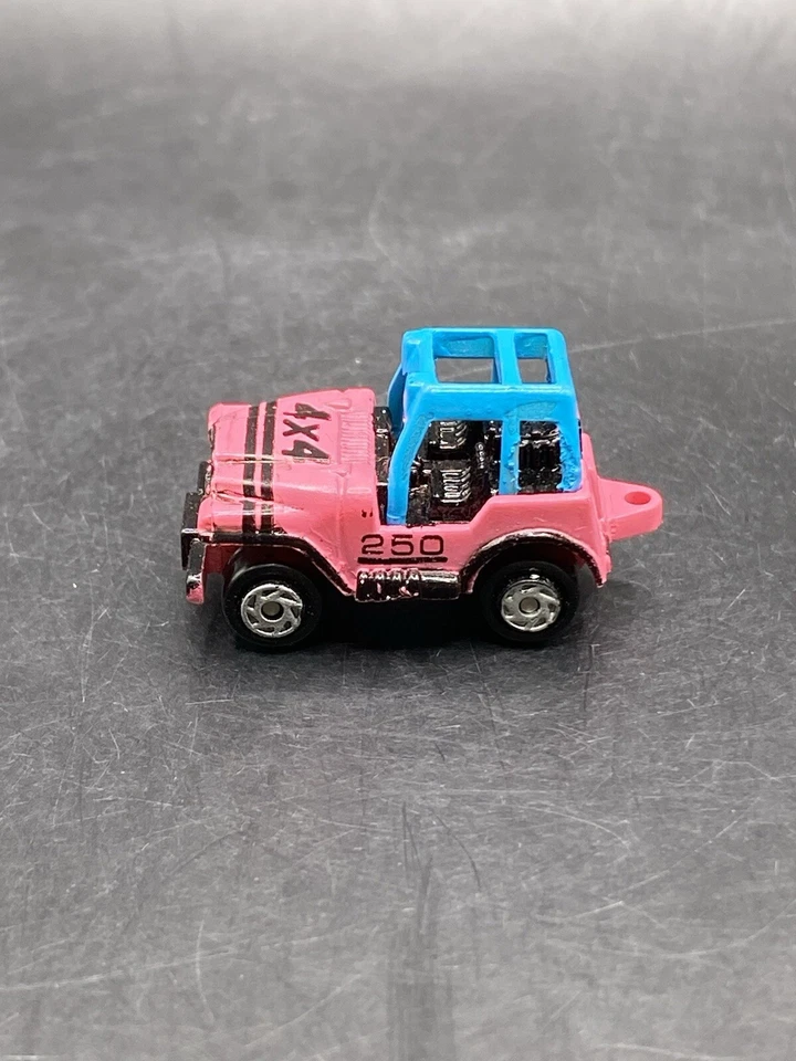 Carro de brinquedo colecionável Micro Machines Galoob Jeep Ver 1 rosa/azulado #250 4x4 - Imagem 4 de 4