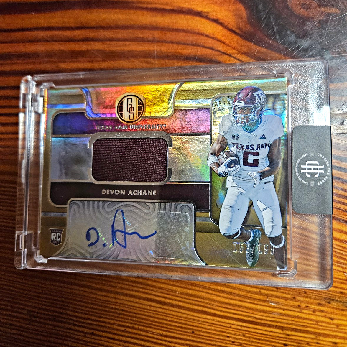 De'Von Achane Panini Chronicles Draft Picks Gold Standard Rookie Jersey Autograph #GSDA Base