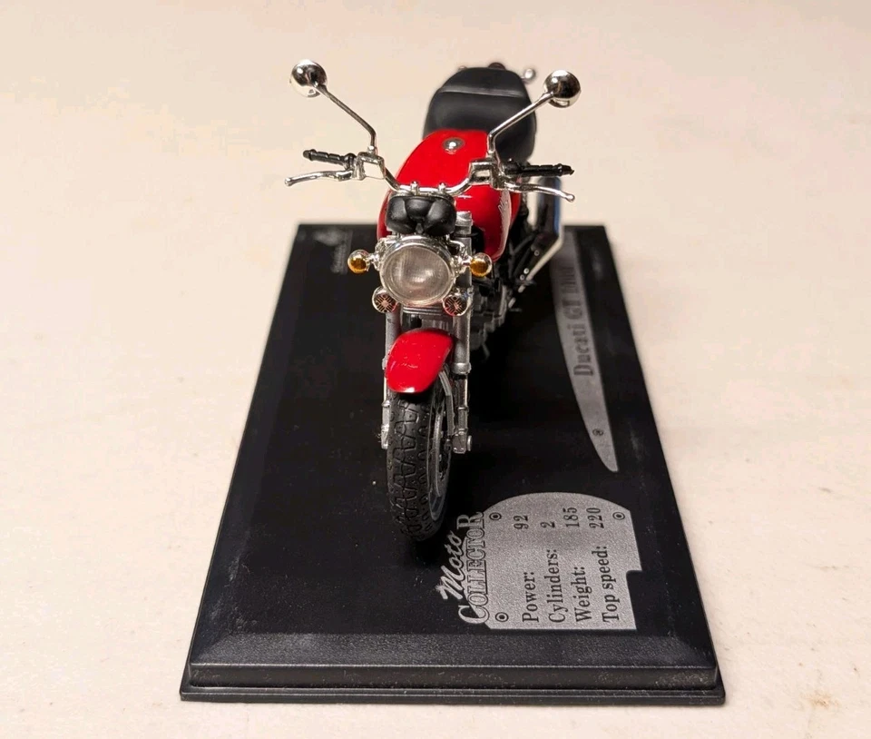 1/18 SOLIDO DUCATI SPORT CLASSIC GT 1000 RARE FROM FRANCE (NEW WITH SOME FLAWS) - Image 3 of 4