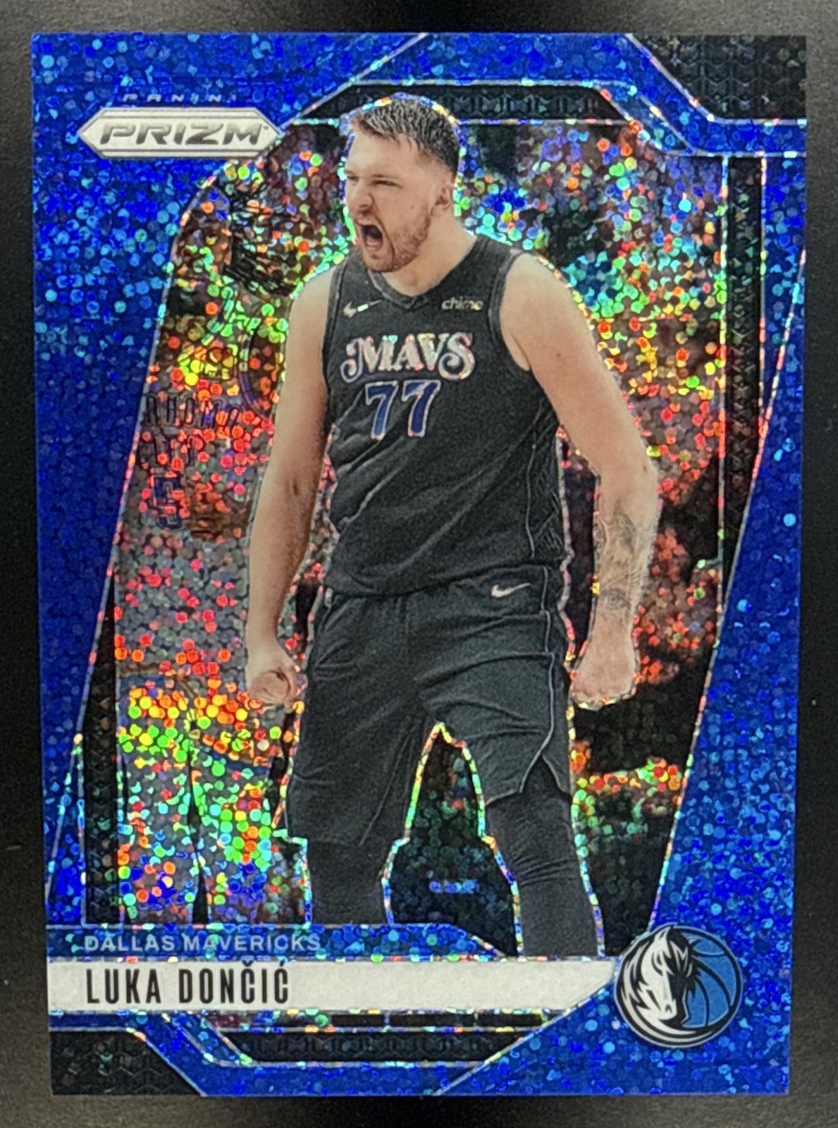2024-25 Panini Prizm Luka Doncic Blue Sparkle 074/144 #89 Dallas Mavericks