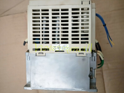 Ein Gebraucht Yaskawa Wechselrichter CIMR-J7AA22P2 200-230V 2.2KW Geprüft