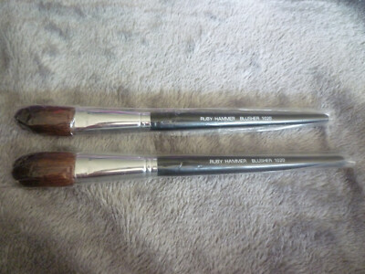 2 x Ruby and Millie Ruby Hammer Rouge 1020 Neu