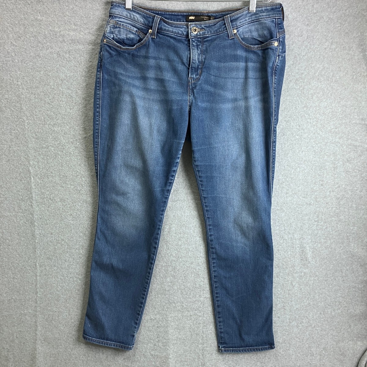 Levis Flatters Flaunts Skinny Leg Jean Women's 18W 36x28 Actual Stretch