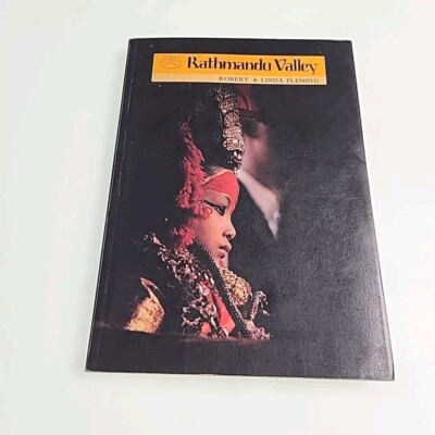 Kathmandu Valley Robert Fleming 1978 Paperback Book