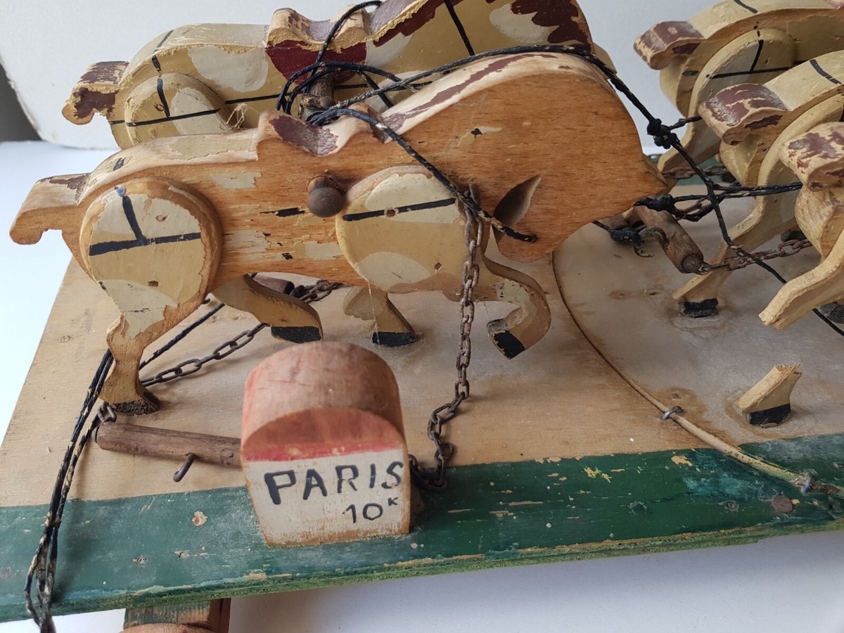 Jouet Ancien En Bois - Attelage De 5 Chevaux Sur Socle à Roulettes - Longueur 45cm - Occasion Avec Défauts