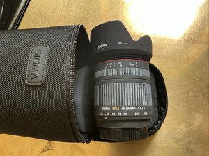 Sigma DG 28 300mm Canon EOS Digital SLR fit AF Zoom Lens + Hood