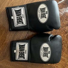 Pro Main Event Black Boxing Gloves And Hand Wraps