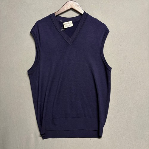 Jaeger, Vintage 70s JAEGER Men's Worstedwool Vest In Navy Blue Size 42" 107 cm