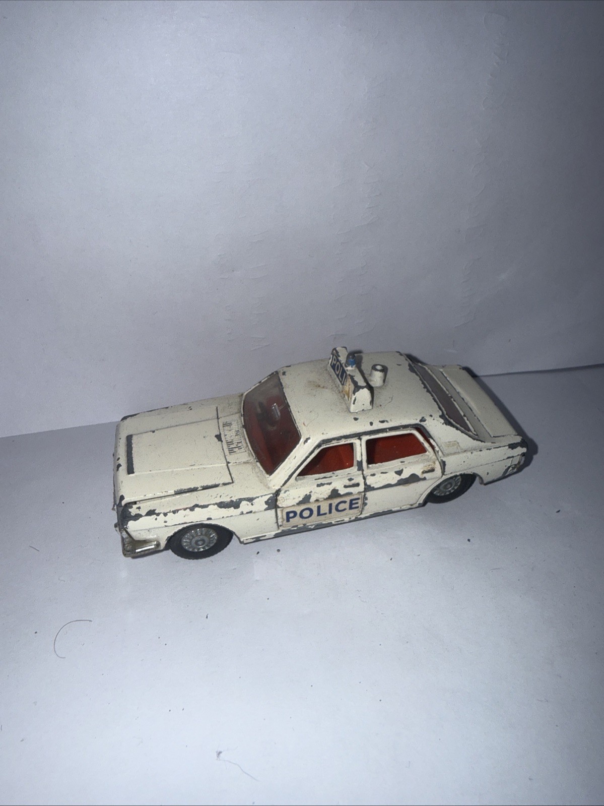 Dinky 164, Ford Zodiac MKIV - Free Price Guide & Review