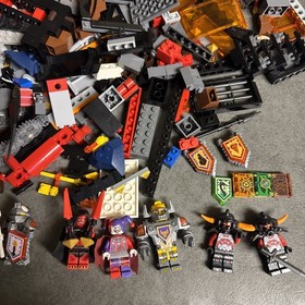 LEGO NEXO KNIGHTS: Jestro's Volcano Lair (70323) - INCOMPLETE