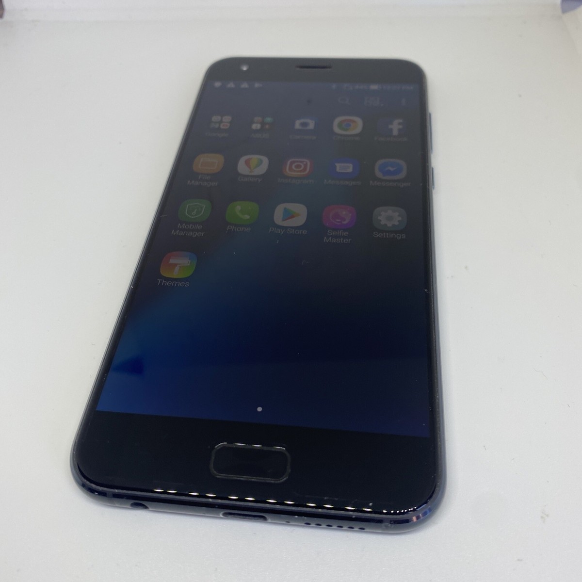 ASUS Zenfone 4 ミッドナイトブラック　ZE554KL ASUS ZenFone 4 SIMフリー [ミッドナイトブラック] 価格比較