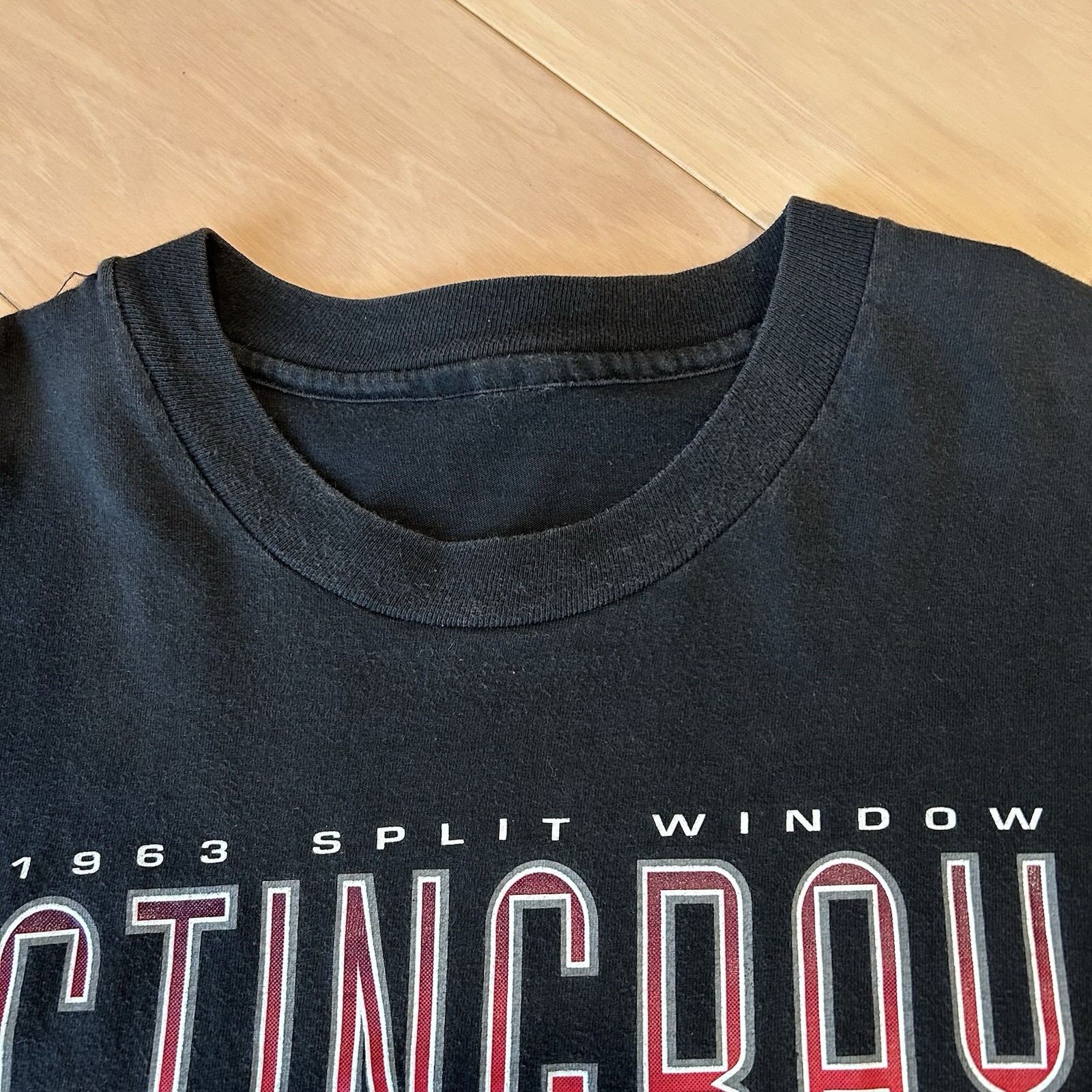 Vintage 1963 Split Window Stingray Tee Black T-Sh… - image 4