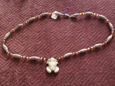 Vintage Native American Antler Bone Fetish Frog Pendant Bead Necklace