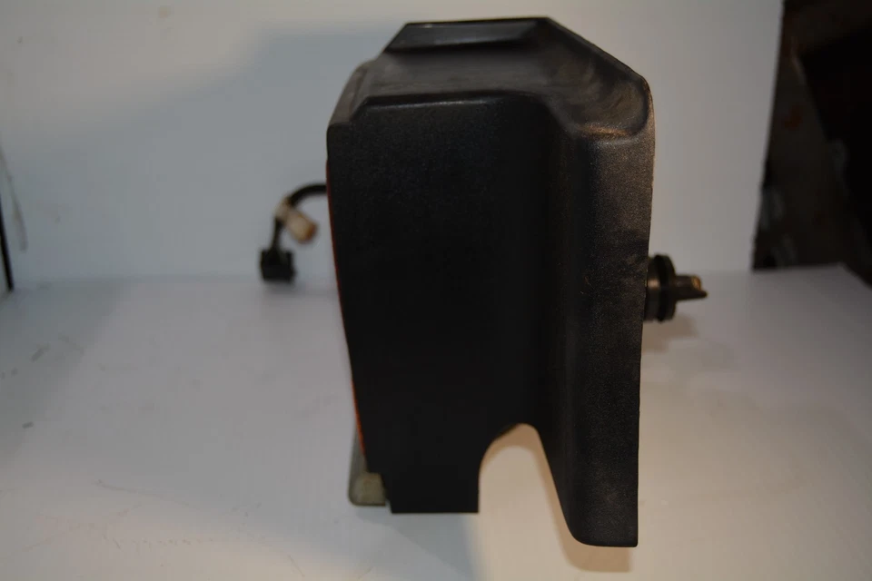 1989 - 1992 DODGE SPIRIT LEFT SIDE TAIL LIGHT OEM, 166-01617 - Image 4 of 4