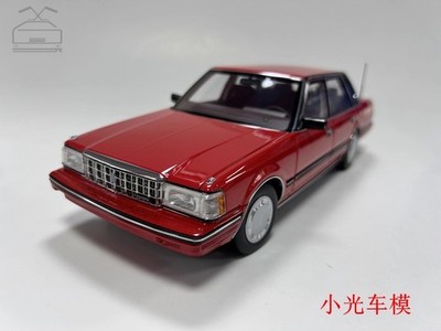 XiaoGuang 1/18 Toyota Crown MS122 7th gen Red Metal Diecast Model Car Gifts