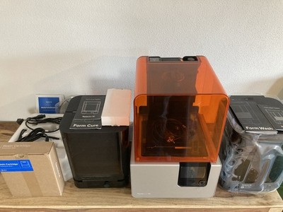 Formlabs Form 2 SLA 3D-Drucker und neue Cure- und Wash-Einheit + 1L Resin
