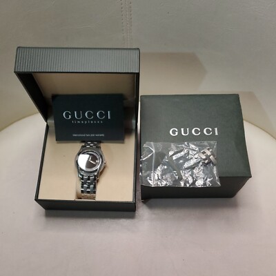 Vintage Gucci Watch. still in box. great condition. Vintage Gucci 1500 watch bracelet in mint condition  main image 4
