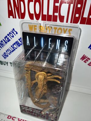 NECA Sewer Mutation Warrior Alien 7'' AvP Action Figure Collectible Model Toy