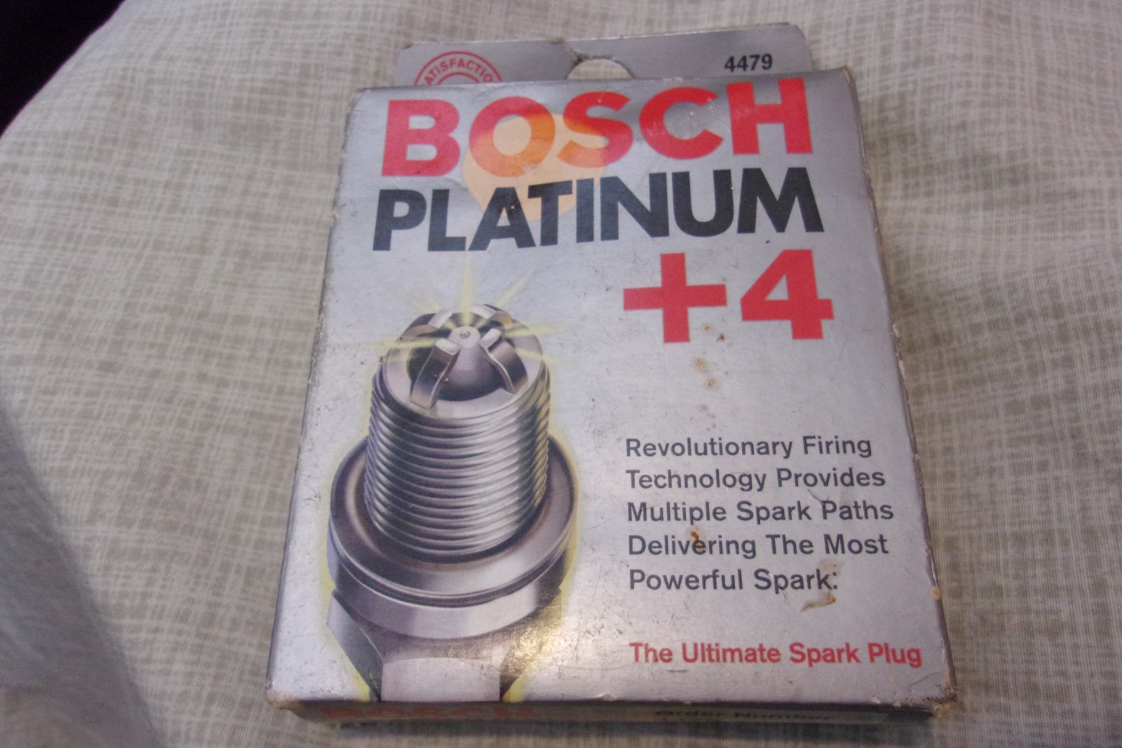 Bosch Platinum 4 Spark Plugs NOS #4479  0 242 225 594 05P QTY 4