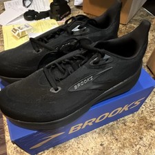 Brooks Men  s Low Top Lace-Up Athletic Sneaker Black Rubber Sole 1104991D070