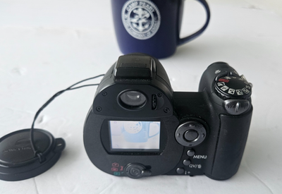 Konica Minolta DiMAGE Z3 4.0MP Black Digital Camera w/ SD Card