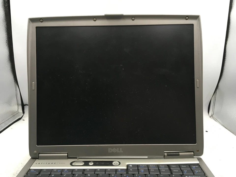DELL LATITUDE D600 - FOR PARTS/REPAIR - INTEL PENTIUM M - NO RAM - READ DESC -BB - Image 2 of 4