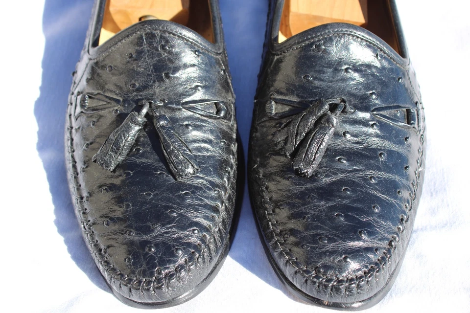 Mocasines para hombre Zelli Italia negros hechos a mano de cuero con borlas talla 12 - detalle de puntos Foto 3 de 4