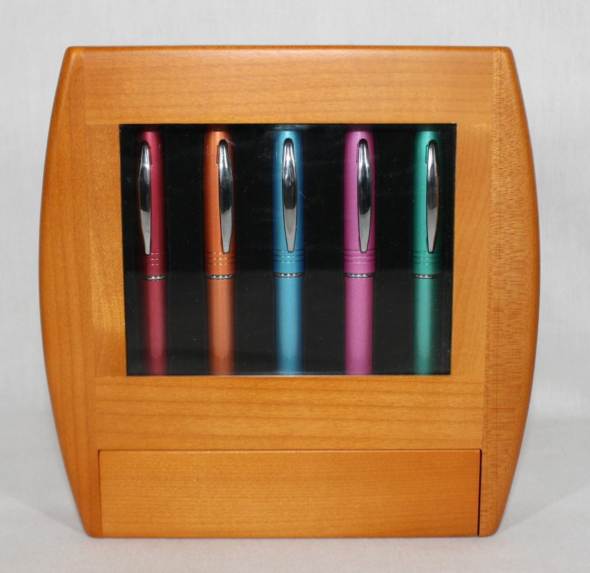 Pen presentation case deals