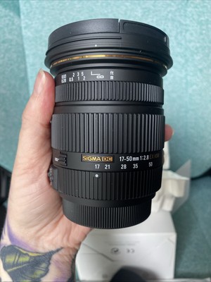 SIGMA 17-50mm F2.8 EX DC  HSM SONY Filter Size 77