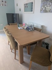 Extendable Dining Table and 6 Matching Chairs