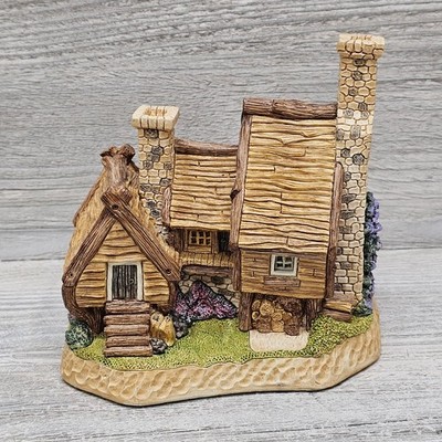 David Winter The Charcoal Burner's Cottage 1998 English Village Collectible