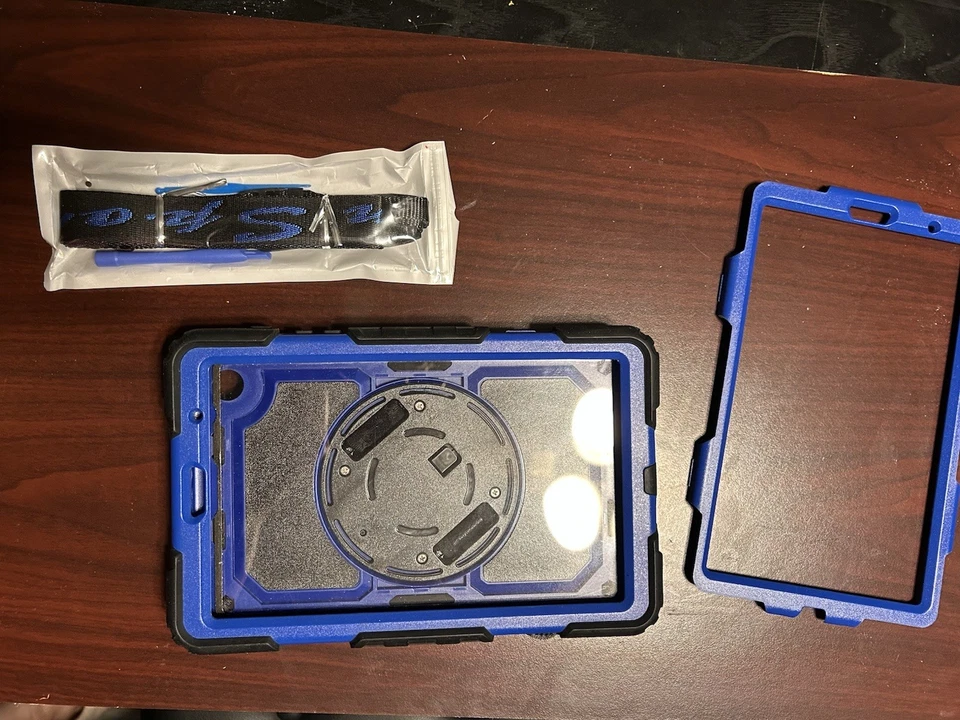 OTTERBOX Utility Series Latch II Case with Accessory Bag - Image 2 of 4