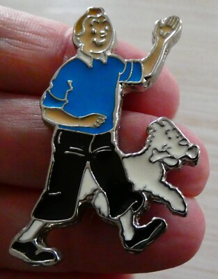 SELTENE BIG PIN'S TINTIN ET MILOU SILBERBODEN 5,00 CM HOCH BLAU ETWAS ANDERS