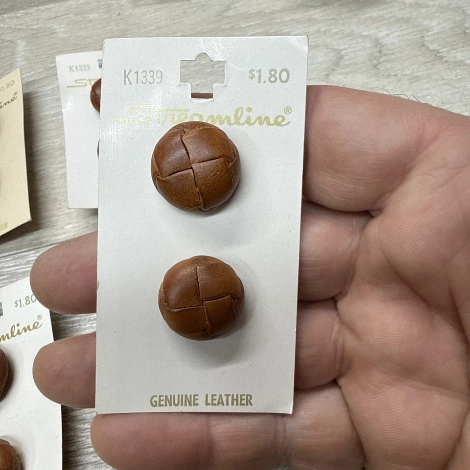 11 - Vintage 19mm Streamline Leather Buttons Size 30 Brown (8 Leather/3 Plastic) - Image 3 of 4