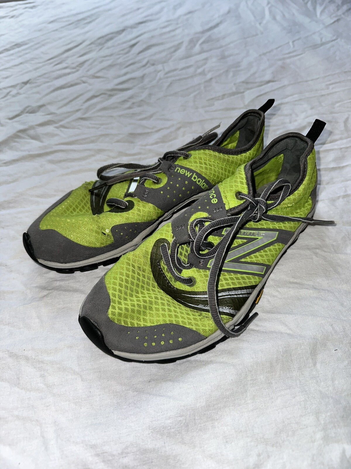 New Balance Women’s Minimus Trail Running Shoes green Sz 7.5 Vibram