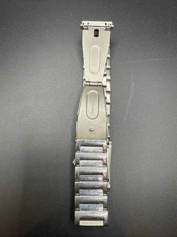 Reloj de cuarzo Hilfiger de colección para mujer de acero inoxidable esfera blanca bisel de piedras preciosas 7" Foto 3 de 4