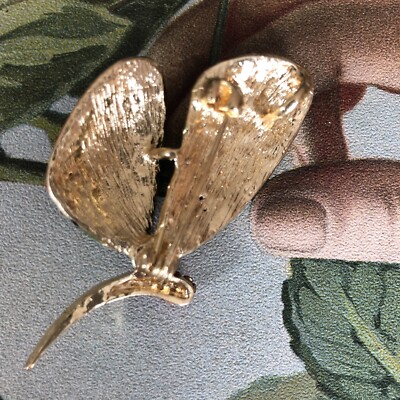 Broche Vintage Signée 'Fraise & Papillon' - Peut Se Porter En Pendentif Avec Chaîne - Occasion Rare
