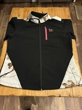 Bushmaster’s Women’s Light Jackets Real Tree Size Medium Country Pink Camo Black